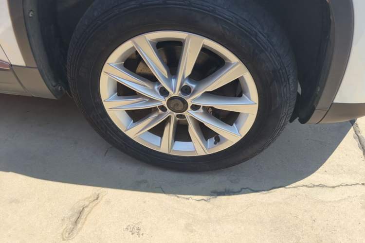 Used Volkswagen Tiguan 2016 300TSI Automatic All-Wheel Drive Fashion Vision Edition Right Front Wheel Hub