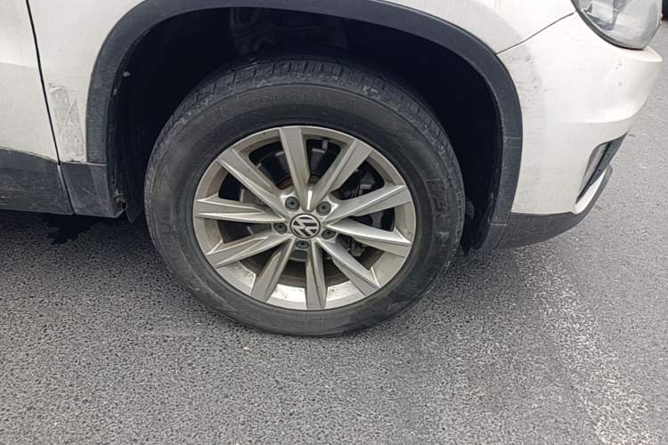 Used Volkswagen Tiguan 2016 300TSI Automatic Two-Wheel Drive Comfort Edition Right Front Wheel Hub