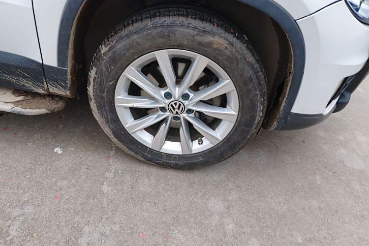 Used Volkswagen Tiguan 2016 300TSI Automatic All-Wheel Drive Fashion Vision Edition Right Front Wheel Hub