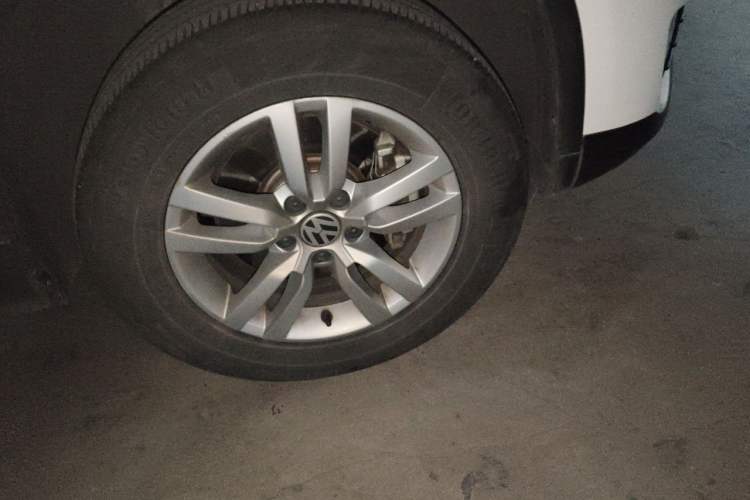 Used Volkswagen Tiguan 2016 300TSI Automatic Two-Wheel Drive Trend Edition Right Front Wheel Hub