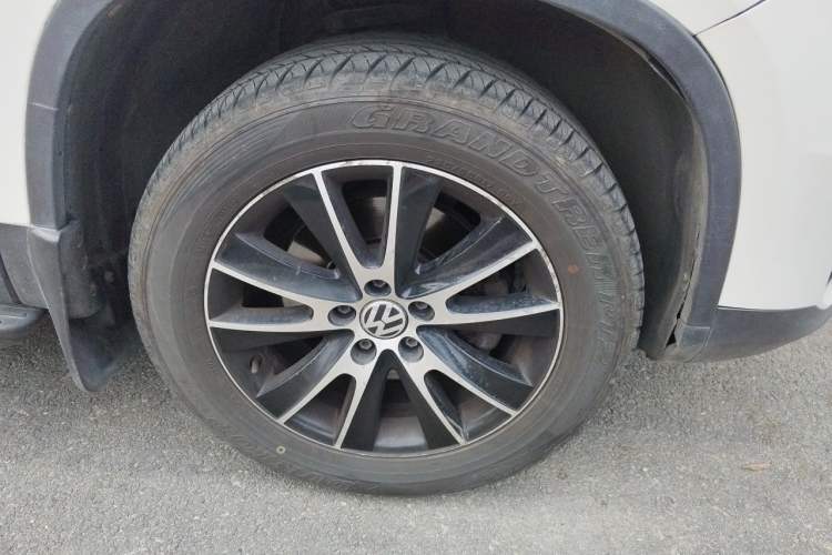 Used Volkswagen Tiguan 2016 300TSI Automatic Two-Wheel Drive Luxury Edition Right Front Wheel Hub