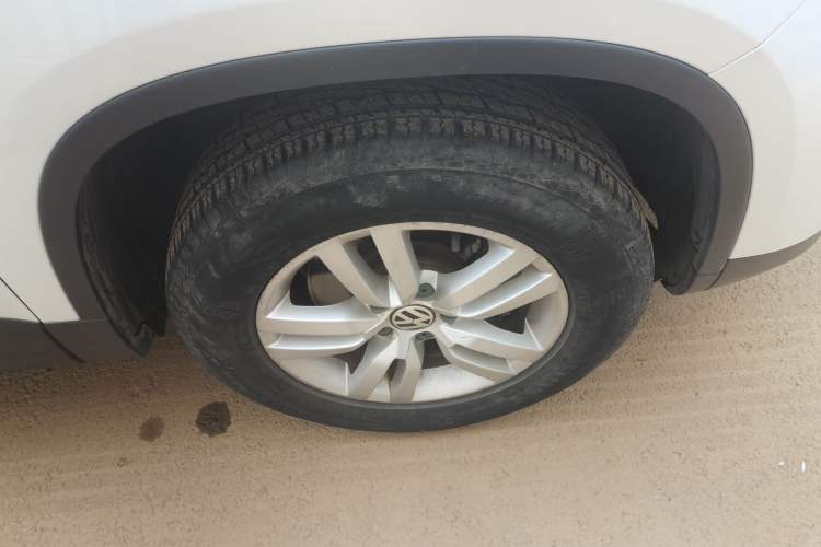 Used Volkswagen Tiguan 2016 300TSI Automatic Two-Wheel Drive Trend Edition Right Front Wheel Hub