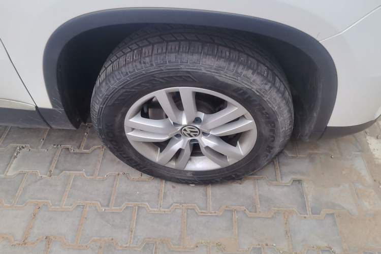 Used Volkswagen Tiguan 2016 300TSI Automatic Two-Wheel Drive Trend Edition Right Front Wheel Hub