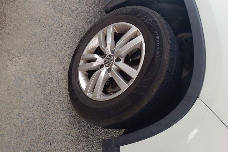 Used Volkswagen Tiguan 2016 300TSI Automatic Two-Wheel Drive Trend Edition Right Front Wheel Hub