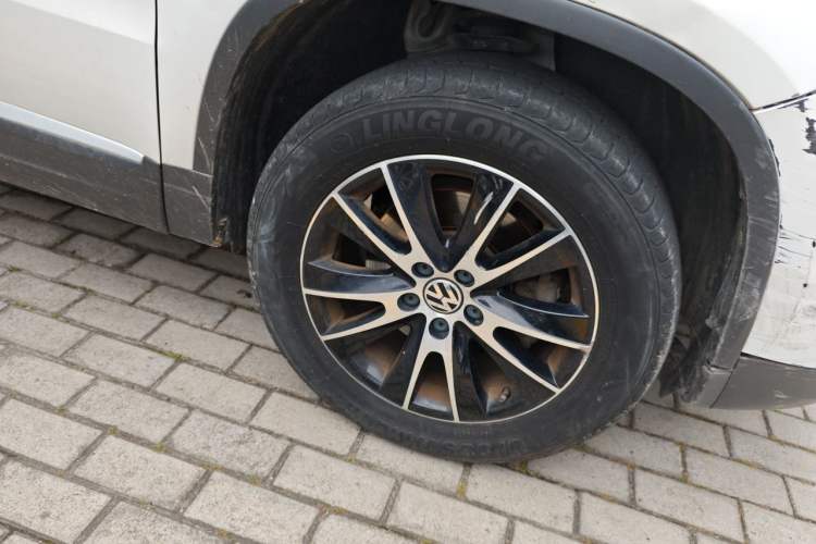 Used Volkswagen Tiguan 2016 300TSI Automatic All-Wheel Drive Luxury Edition Right Front Wheel Hub