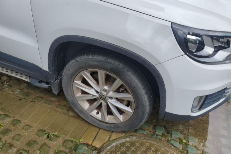 Used Volkswagen Tiguan 2016 280TSI Automatic Two-Wheel-Drive Silk Road Style Edition Right Front Wheel Hub
