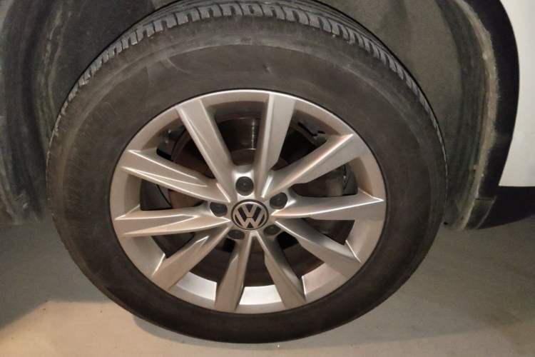 Used Volkswagen Tiguan 2016 300TSI Automatic Two-Wheel Drive Comfort Edition Right Front Wheel Hub
