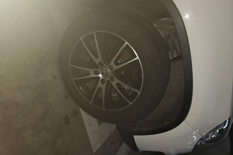 Used Volkswagen Tiguan 2016 300TSI Automatic Two-Wheel Drive Luxury Edition Right Front Wheel Hub