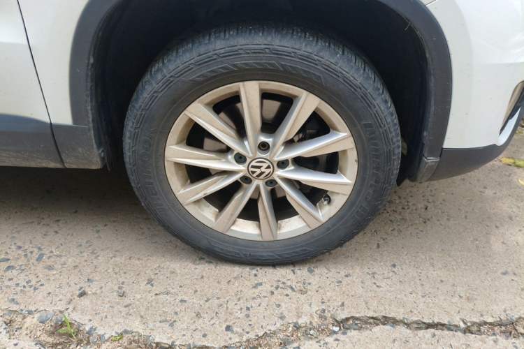 Used Volkswagen Tiguan 2016 300TSI Automatic All-Wheel Drive Fashion Vision Edition Right Front Wheel Hub