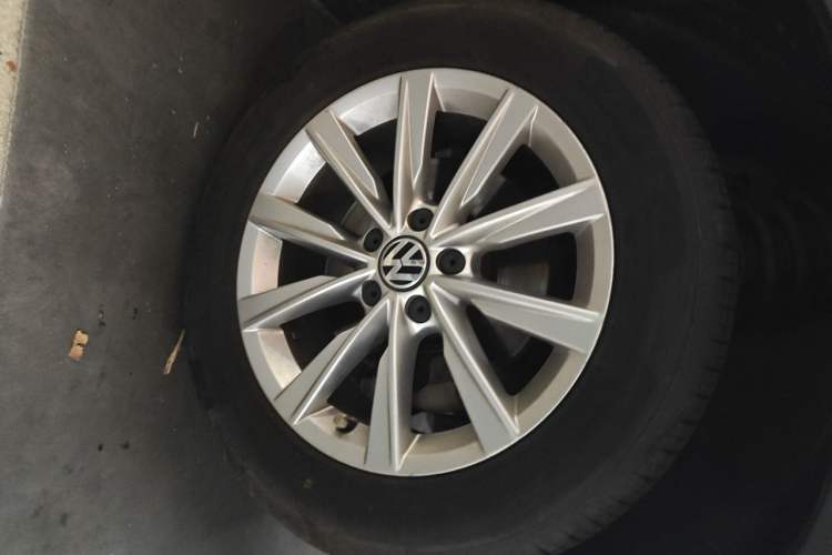 Used Volkswagen Tiguan 2016 300TSI Automatic Two-Wheel Drive Comfort Edition Right Front Wheel Hub