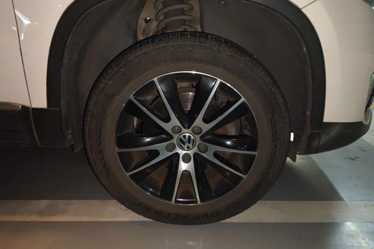Used Volkswagen Tiguan 2016 300TSI Automatic Two-Wheel Drive Luxury Edition Right Front Wheel Hub