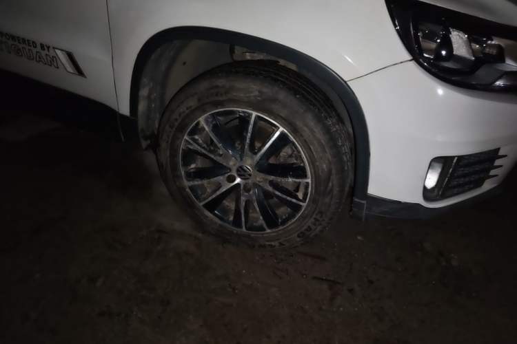 Used Volkswagen Tiguan 2016 300TSI Automatic Two-Wheel Drive Trend Edition Right Front Wheel Hub