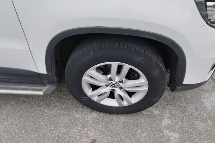 Used Volkswagen Tiguan 2016 300TSI Automatic Two-Wheel Drive Trend Edition Right Front Wheel Hub