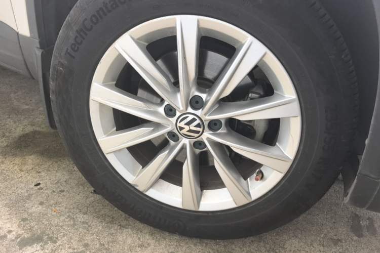 Used Volkswagen Tiguan 2016 280TSI Automatic Two-Wheel-Drive Silk Road Style Edition Right Front Wheel Hub