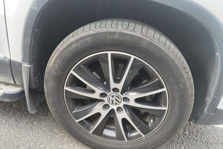 Used Volkswagen Tiguan 2016 300TSI Automatic Two-Wheel Drive Luxury Edition Right Front Wheel Hub