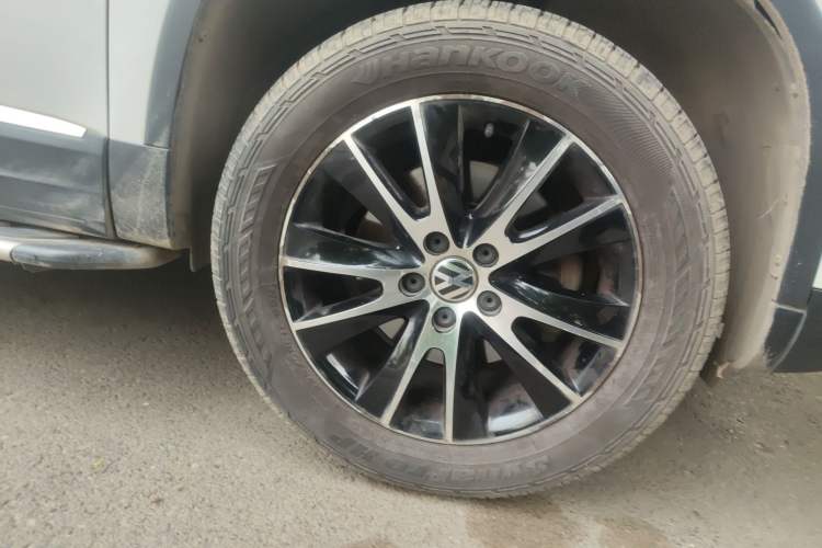 Used Volkswagen Tiguan 2016 300TSI Automatic Two-Wheel Drive Luxury Edition Right Front Wheel Hub
