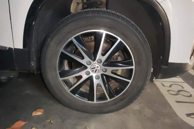 Used Volkswagen Tiguan 2016 300TSI Automatic Two-Wheel Drive Luxury Edition Right Front Wheel Hub