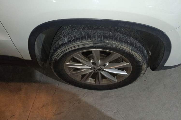 Used Volkswagen Tiguan 2016 300TSI Automatic Two-Wheel Drive Comfort Edition Right Front Wheel Hub