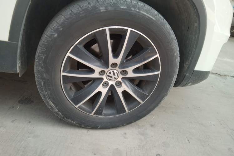 Used Volkswagen Tiguan 2016 300TSI Automatic Two-Wheel Drive Luxury Edition Right Front Wheel Hub