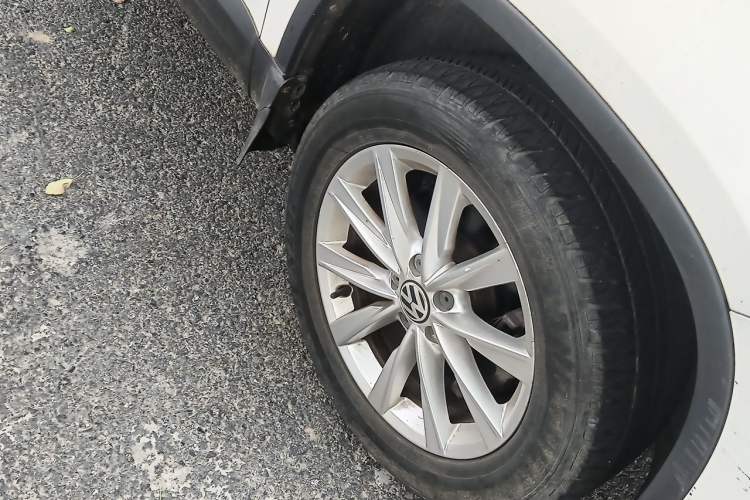 Used Volkswagen Tiguan 2016 300TSI Automatic Two-Wheel Drive Comfort Edition Right Front Wheel Hub