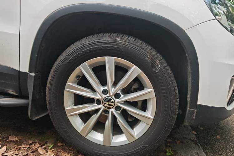 Used Volkswagen Tiguan 2016 280TSI Automatic Two-Wheel-Drive Silk Road Style Edition Right Front Wheel Hub