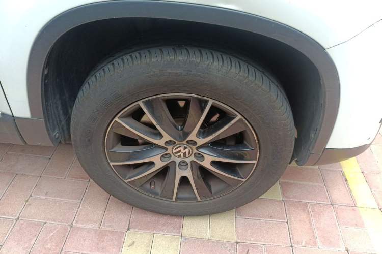 Used Volkswagen Tiguan 2016 300TSI Automatic Two-Wheel Drive Luxury Edition Right Front Wheel Hub