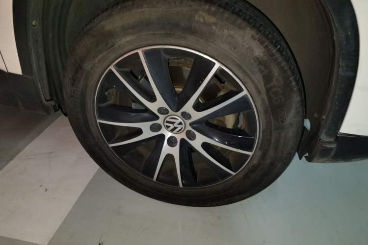 Used Volkswagen Tiguan 2016 300TSI Automatic Two-Wheel Drive Luxury Edition Right Front Wheel Hub
