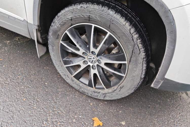 Used Volkswagen Tiguan 2016 300TSI Automatic Two-Wheel Drive Luxury Edition Right Front Wheel Hub