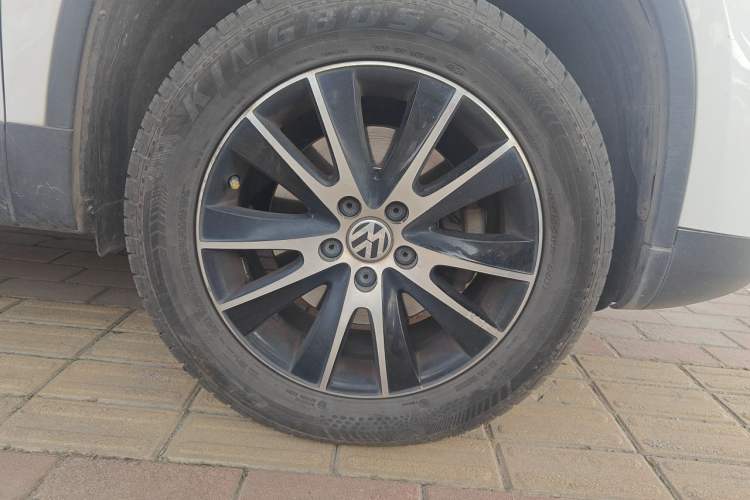 Used Volkswagen Tiguan 2016 300TSI Automatic Two-Wheel Drive Luxury Edition Right Front Wheel Hub