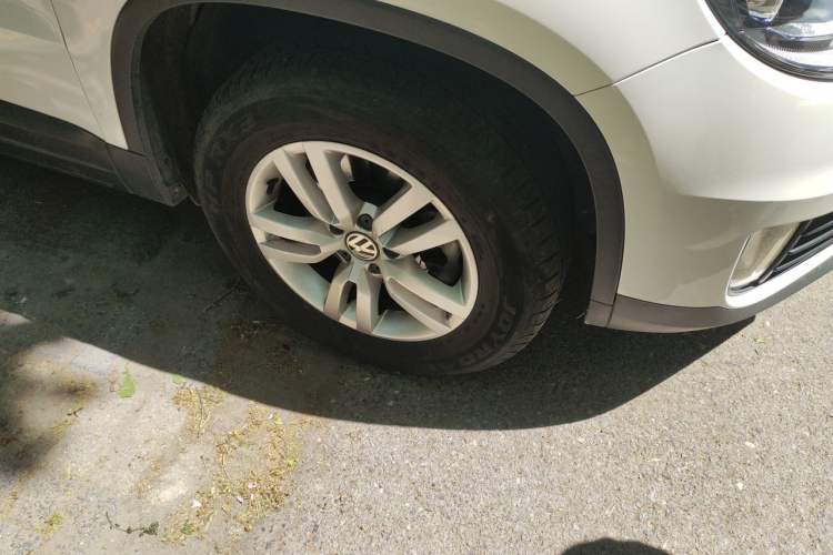 Used Volkswagen Tiguan 2016 300TSI Automatic Two-Wheel Drive Trend Edition Right Front Wheel Hub