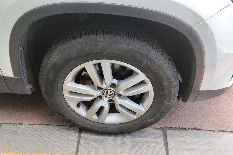 Used Volkswagen Tiguan 2016 300TSI Automatic Two-Wheel Drive Trend Edition Right Front Wheel Hub