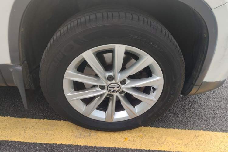 Used Volkswagen Tiguan 2016 300TSI Automatic Two-Wheel Drive Comfort Edition Right Front Wheel Hub