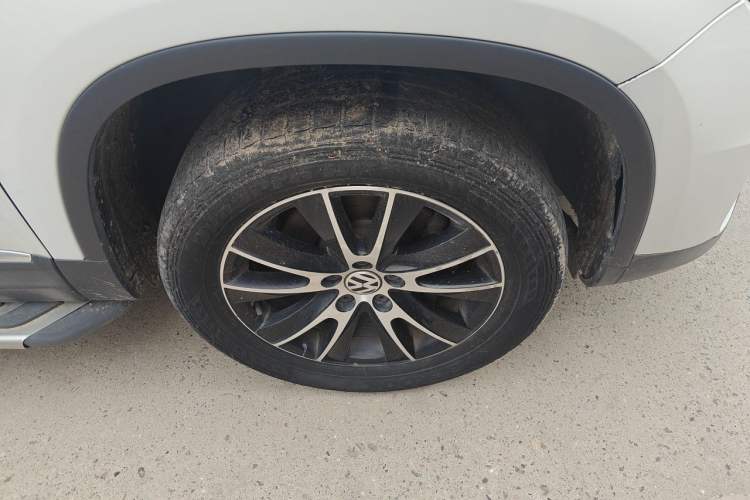 Used Volkswagen Tiguan 2016 300TSI Automatic Two-Wheel Drive Luxury Edition Right Front Wheel Hub
