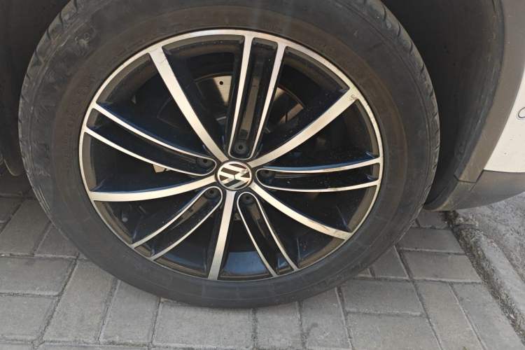 Used Volkswagen Tiguan 2016 330TSI Automatic All-Wheel-Drive Flagship Edition Right Front Wheel Hub