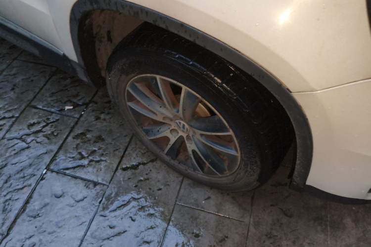 Used Volkswagen Tiguan 2016 300TSI Automatic All-Wheel Drive Luxury Edition Right Front Wheel Hub