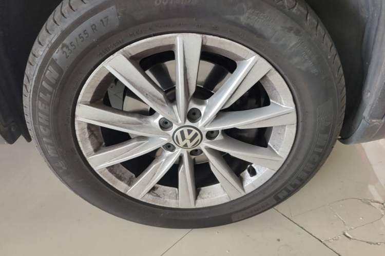 Used Volkswagen Tiguan 2016 300TSI Automatic Two-Wheel Drive Comfort Edition Right Front Wheel Hub