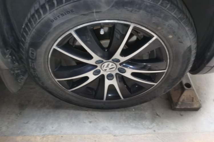 Used Volkswagen Tiguan 2016 300TSI Automatic Two-Wheel Drive Luxury Edition Right Front Wheel Hub