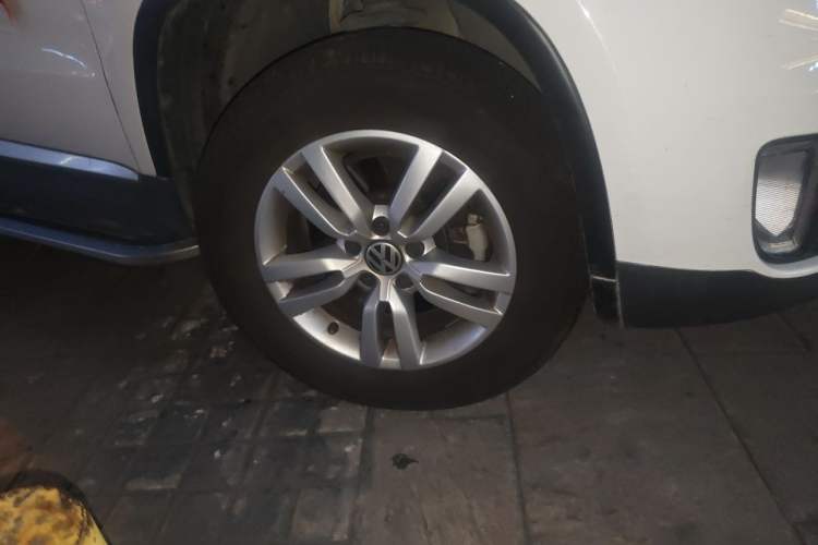 Used Volkswagen Tiguan 2016 300TSI Automatic Two-Wheel Drive Trend Edition Right Front Wheel Hub