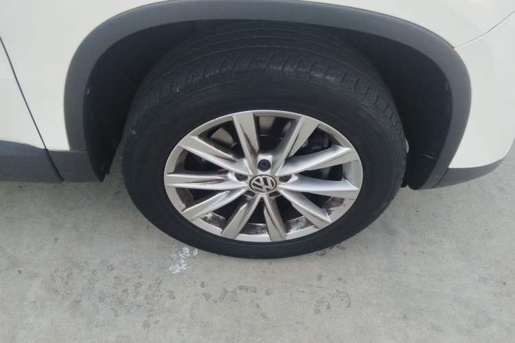 Used Volkswagen Tiguan 2016 300TSI Automatic Two-Wheel Drive Comfort Edition Right Front Wheel Hub