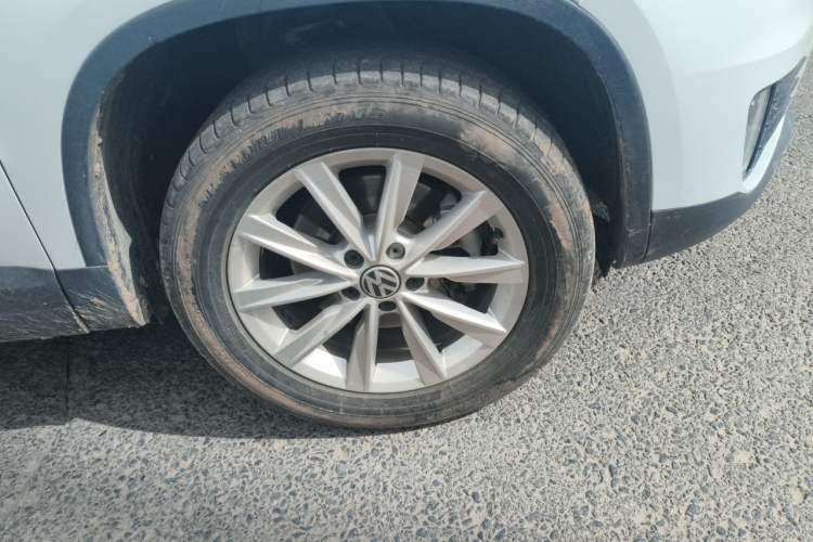 Used Volkswagen Tiguan 2016 300TSI Automatic Two-Wheel Drive Trend Edition Right Front Wheel Hub