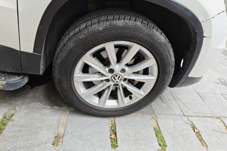 Used Volkswagen Tiguan 2016 300TSI Automatic Two-Wheel Drive Comfort Edition Right Front Wheel Hub