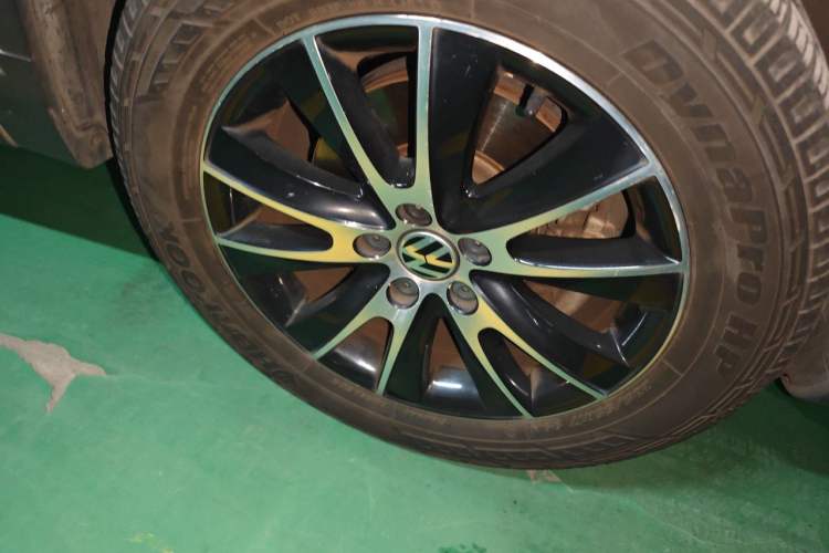 Used Volkswagen Tiguan 2016 300TSI Automatic Two-Wheel Drive Luxury Edition Right Front Wheel Hub