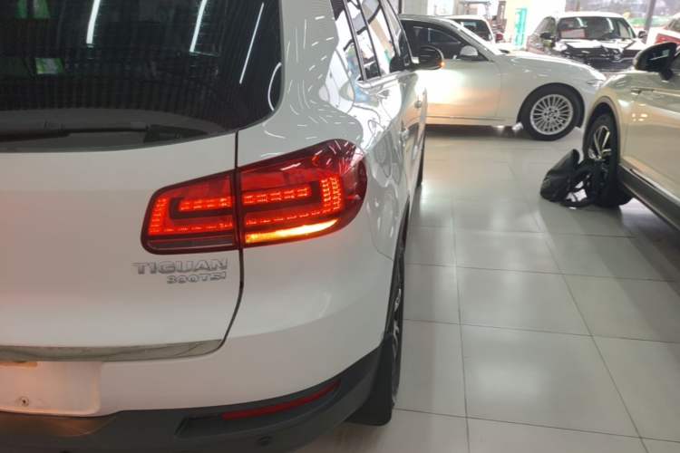 Used Volkswagen Tiguan 2016 300TSI Automatic All-Wheel Drive Luxury Edition Right Rear Taillight