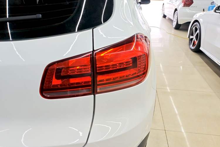 Used Volkswagen Tiguan 2016 300TSI Automatic Two-Wheel Drive Trend Edition Right Rear Taillight