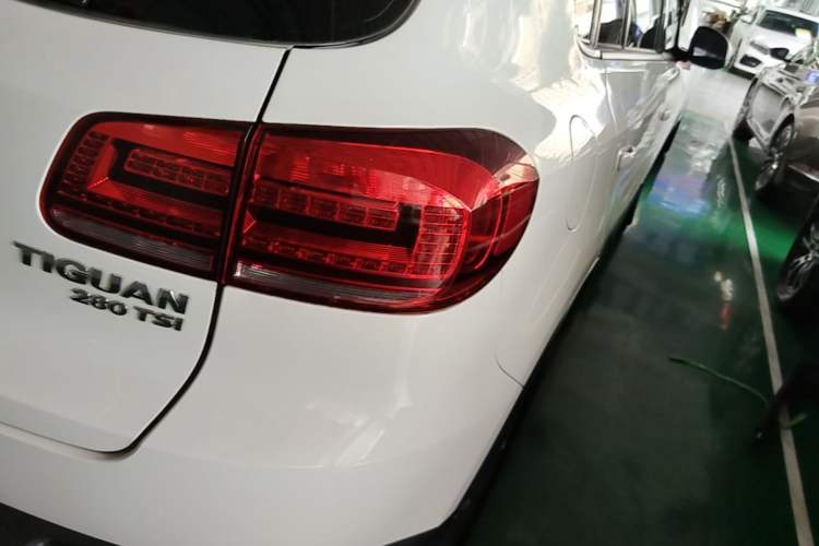 Used Volkswagen Tiguan 2016 280TSI Automatic Two-Wheel-Drive Silk Road Style Edition Right Rear Taillight