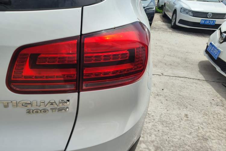 Used Volkswagen Tiguan 2016 300TSI Automatic All-Wheel Drive Fashion Vision Edition Right Rear Taillight