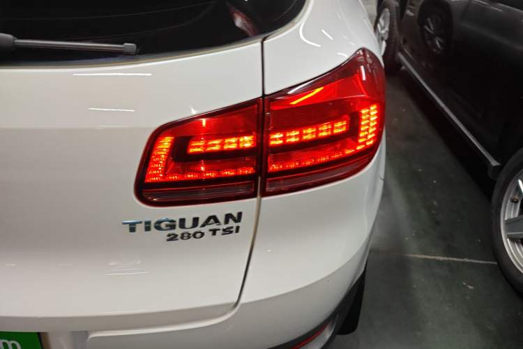 Used Volkswagen Tiguan 2016 280TSI Automatic Two-Wheel-Drive Silk Road Style Edition Right Rear Taillight