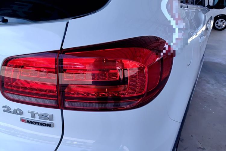 Used Volkswagen Tiguan 2016 2.0 TSI Four-Wheel Drive Standard Version Right Rear Taillight