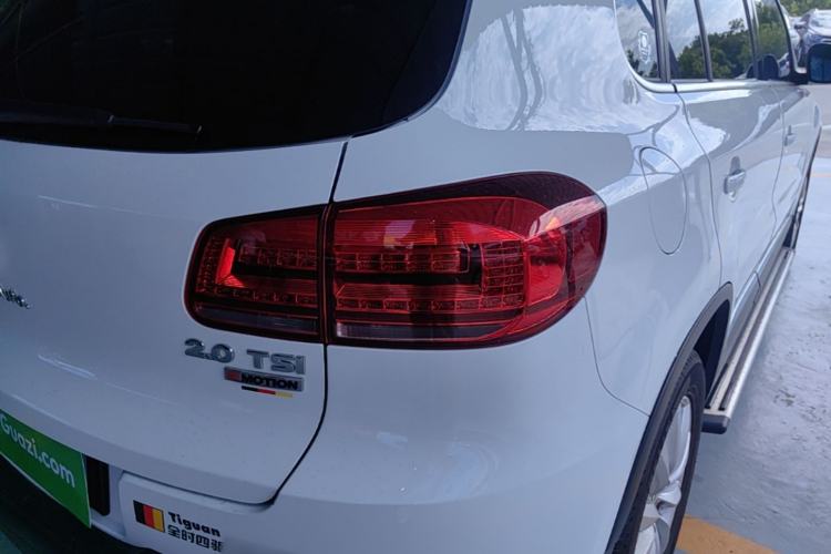 Used Volkswagen Tiguan 2016 2.0 TSI Four-Wheel Drive Standard Version Right Rear Taillight