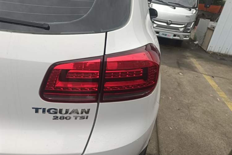 Used Volkswagen Tiguan 2016 280TSI Automatic Two-Wheel-Drive Silk Road Style Edition Right Rear Taillight